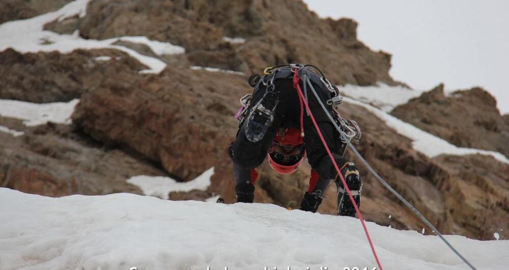 Escuela de montaña. Curso de escalada en hielo julio 2016