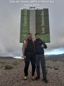Ojos del Salado desde Chile o Argentina