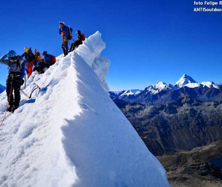 Taller en glaciar y Expedición