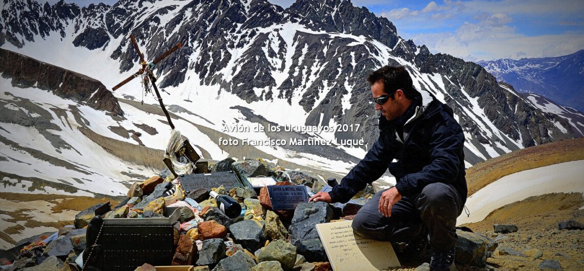 Avión Uruguayos 50 aniversario