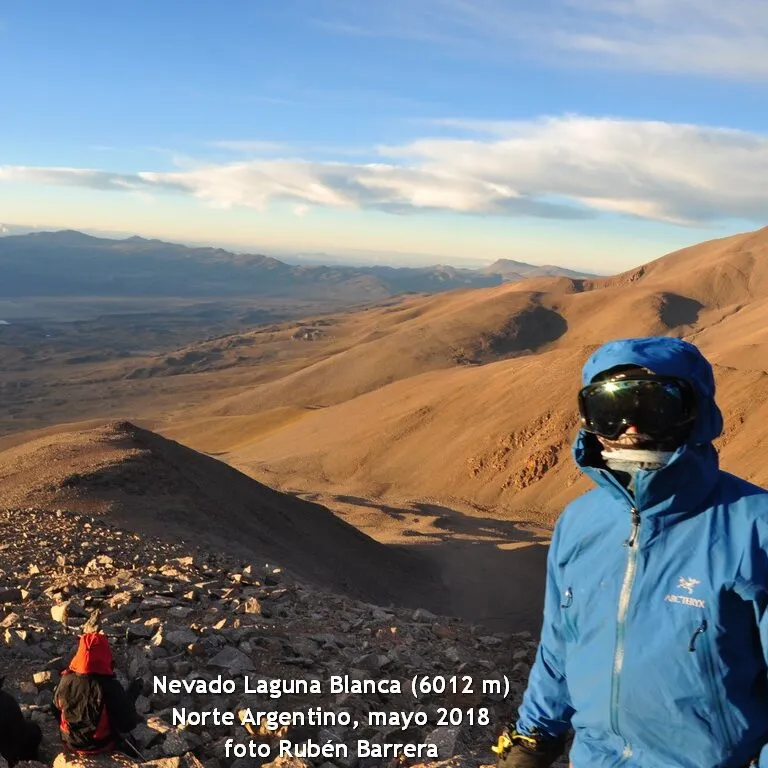 Escalador en el Nevado Laguna Blanca