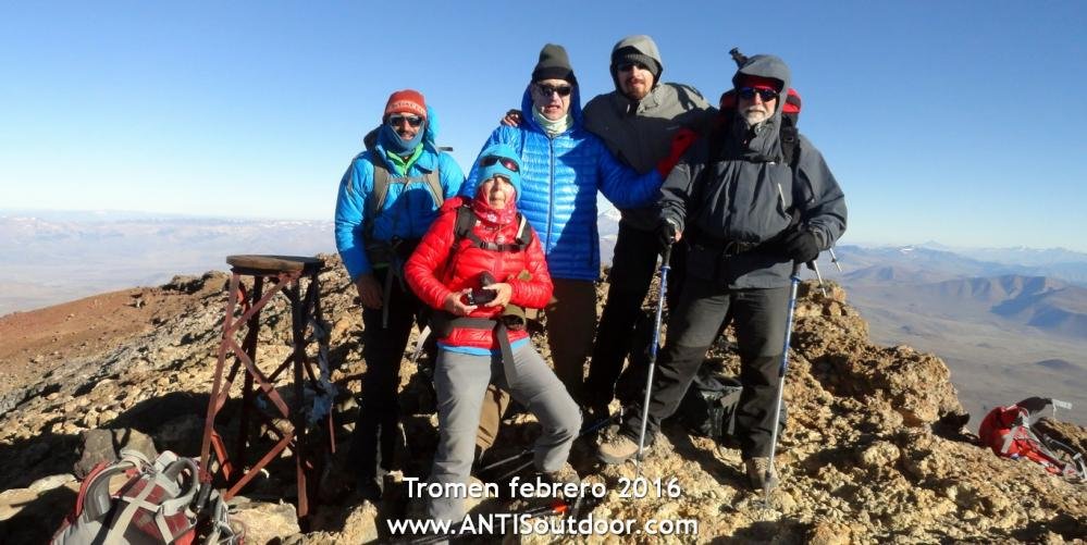 Grupo en la cumbre del tromen